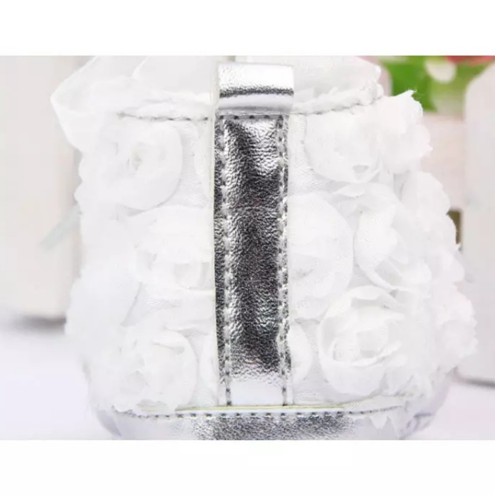 Silver/white Flower Shoes - Picture 3 of 4